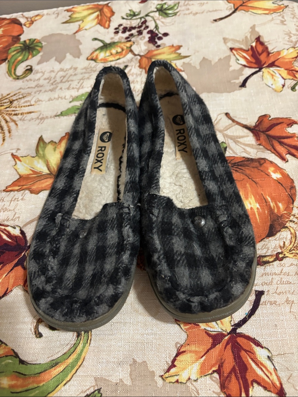 Roxy Black & Gray Plaid Fuzzy Slip-Ons